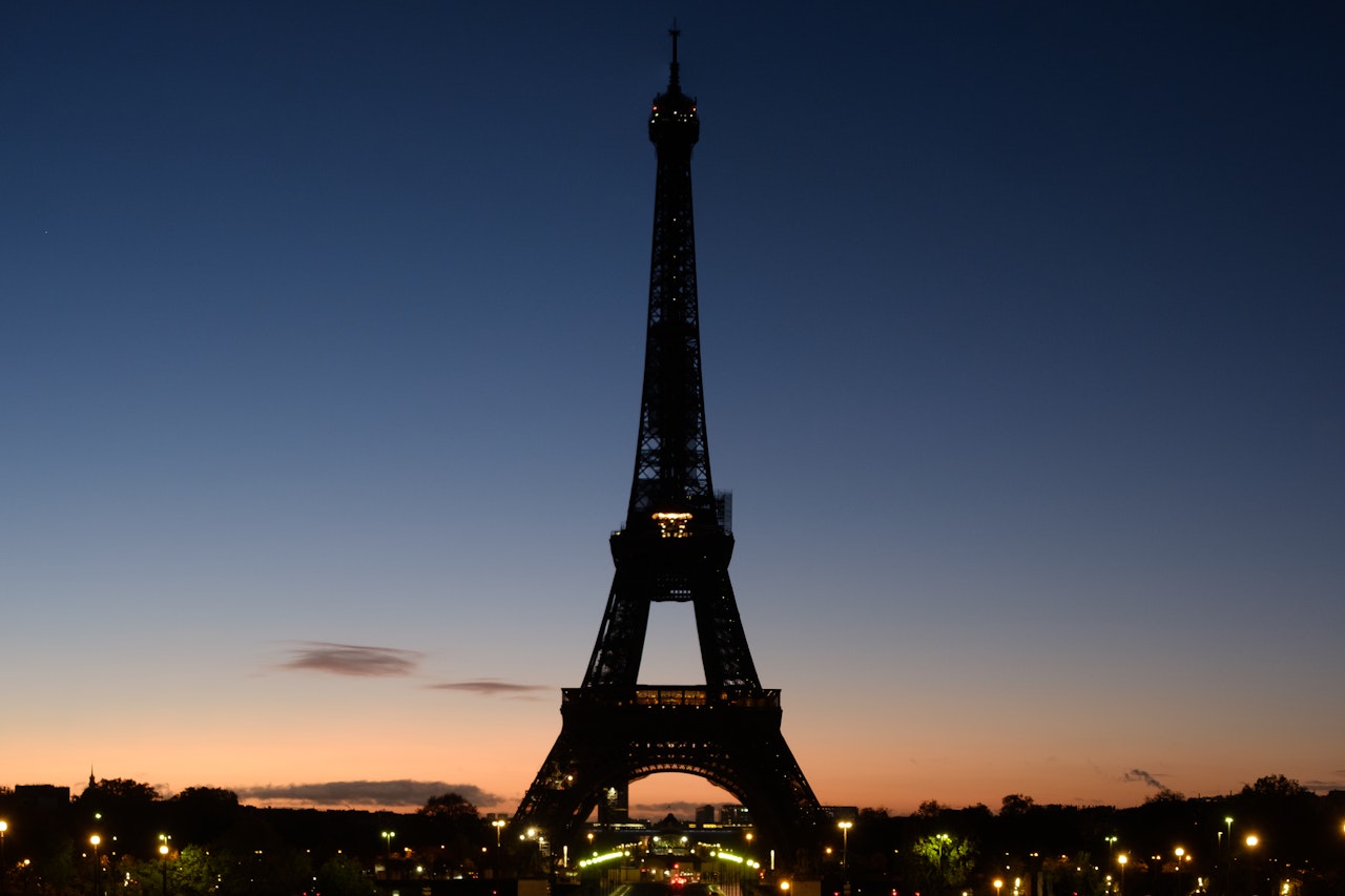 Cover Of Energy Efficiency 2022 A Photo Of The Eiffel Tower At Dusk